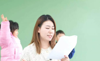 一首英文儿歌学会十几个动作